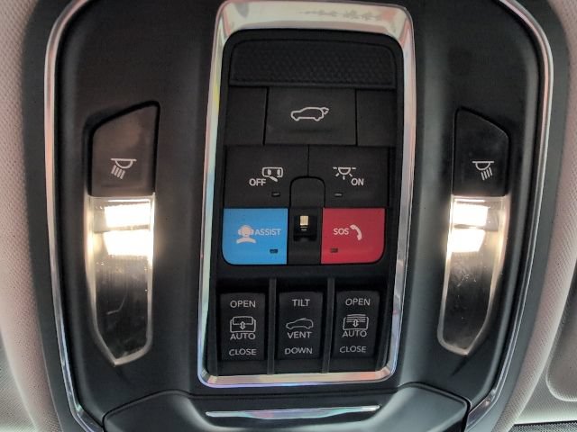 Used 2023 Jeep Grand Cherokee L Limited w/ Luxury Tech Group II AWD/4WD image 29