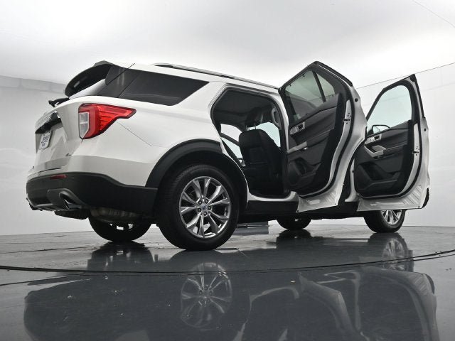 Certified 2023 Ford Explorer Limited w/ Limited Technology Package AWD/4WD image 48
