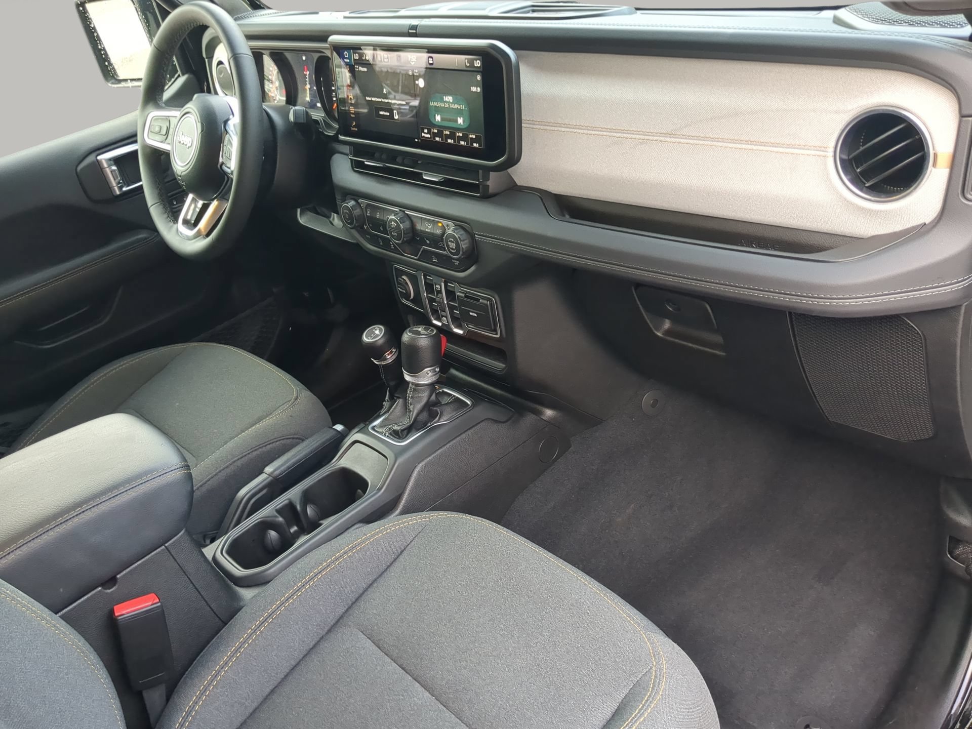 Used 2026 Jeep Wrangler Unlimited Sahara AWD/4WD image 48