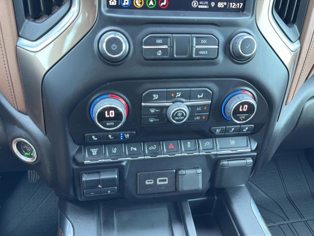 Used 2022 Chevrolet Silverado 3500 High Country w/ Technology Package AWD/4WD image 28