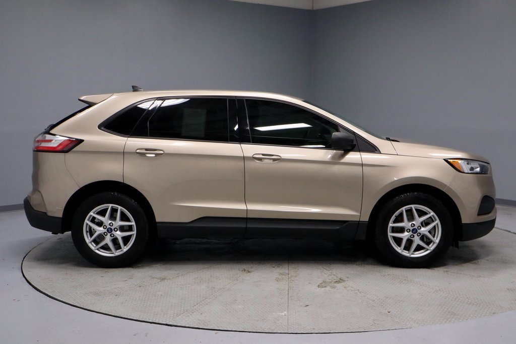 Certified 2021 Ford Edge SE image 11