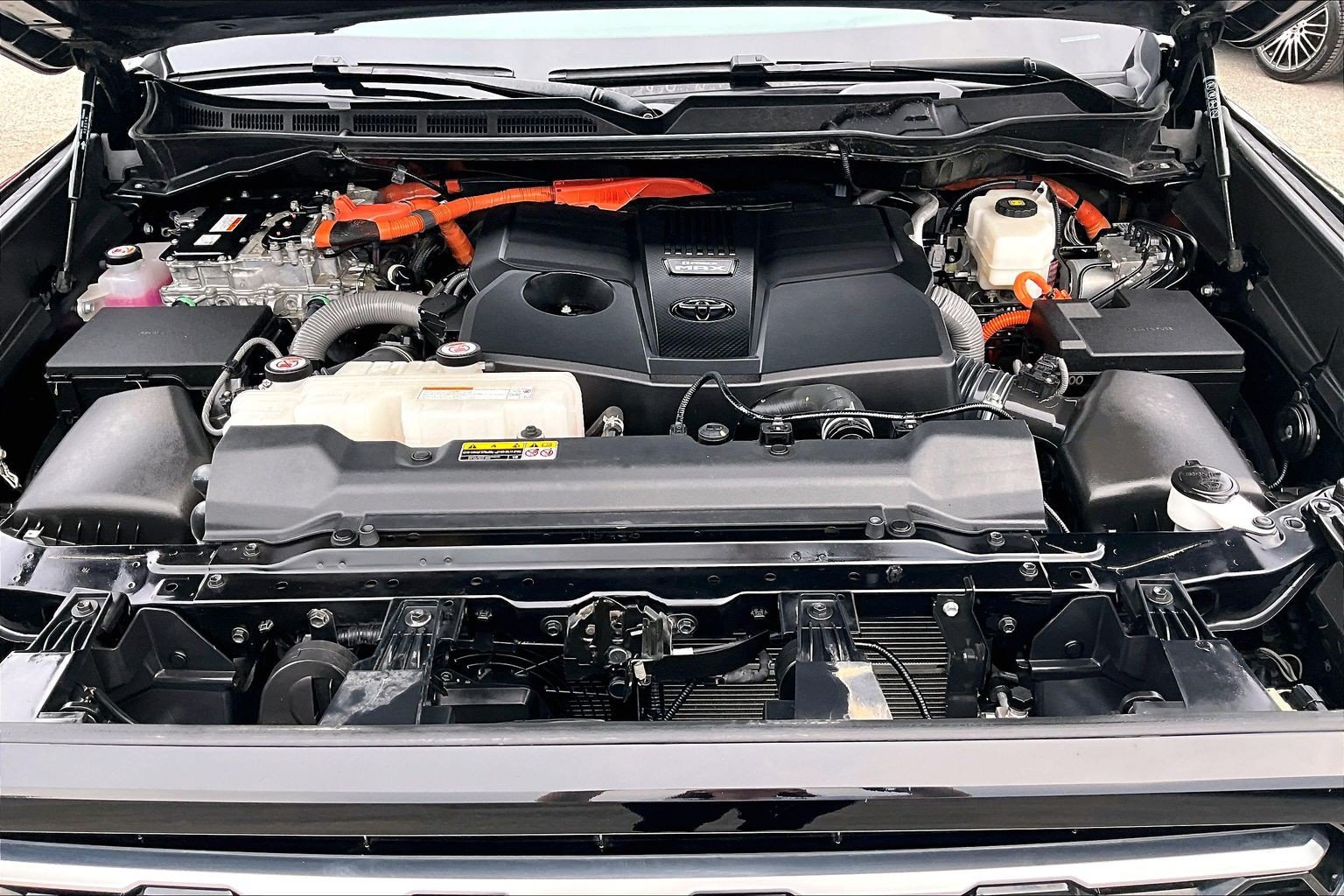 Used 2024 Toyota Tundra Capstone AWD/4WD image 10