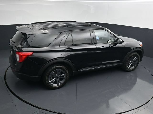 Certified 2023 Ford Explorer XLT w/ Equipment Group 202A AWD/4WD image 30