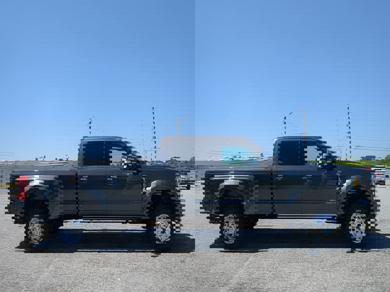 Certified 2020 Ford F450 Platinum w/ FX4 Off-Road Package image 6