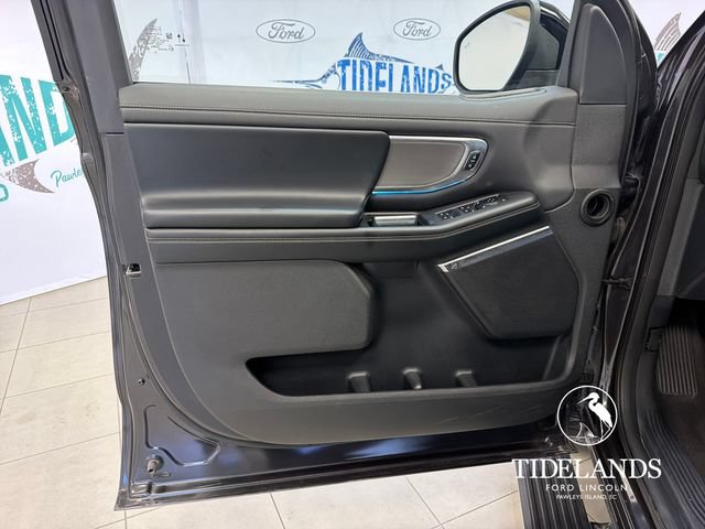 Certified 2025 Ford Expedition Platinum w/ Driver's Package AWD/4WD image 13