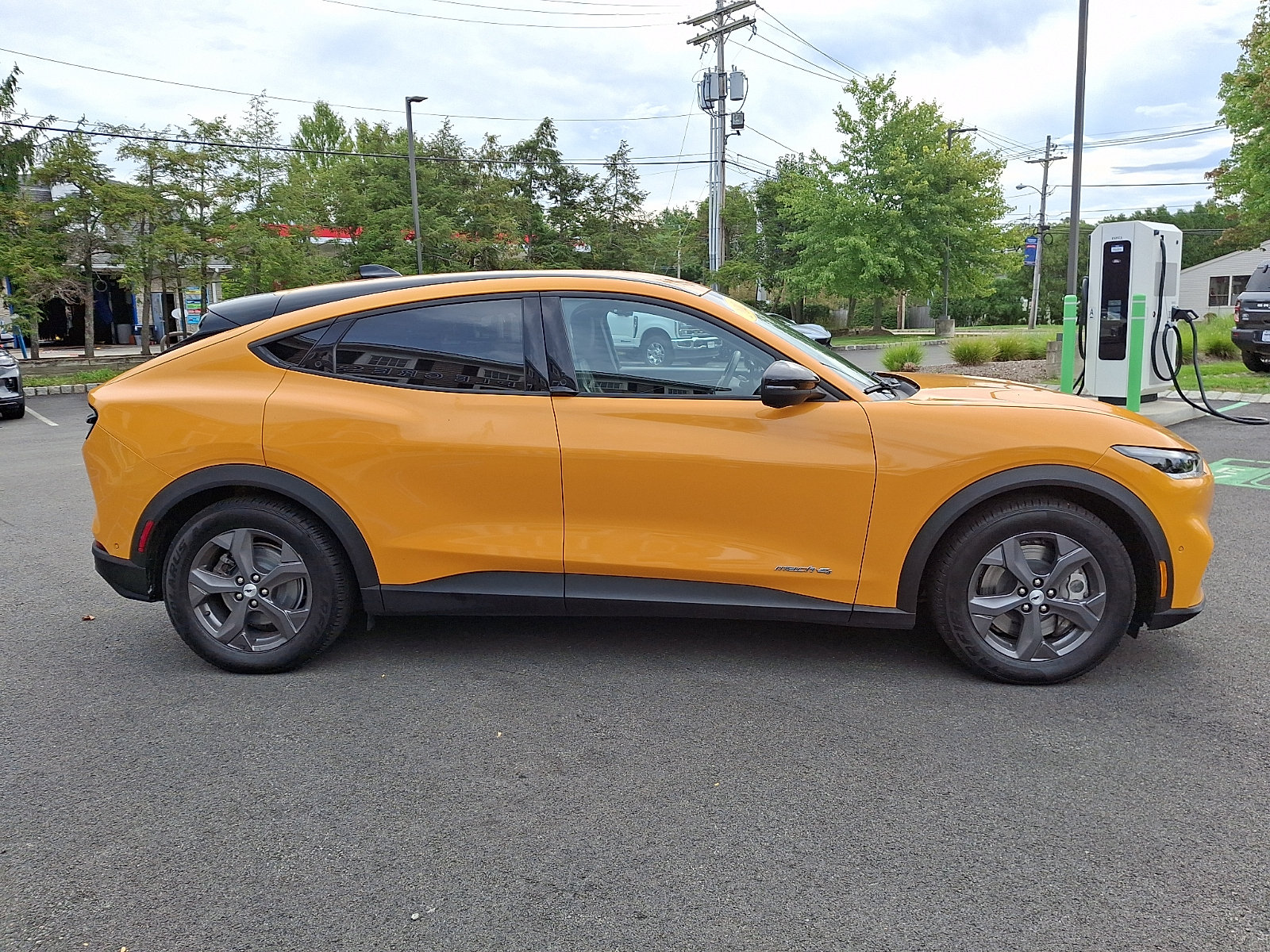 Certified 2023 Ford Mustang Mach-E Select AWD/4WD image 4