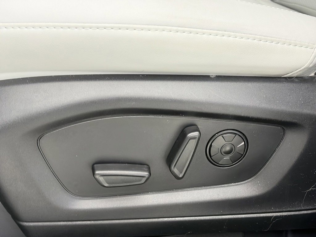 Certified 2025 Ford Explorer Platinum w/ LUX Leather Package image 26