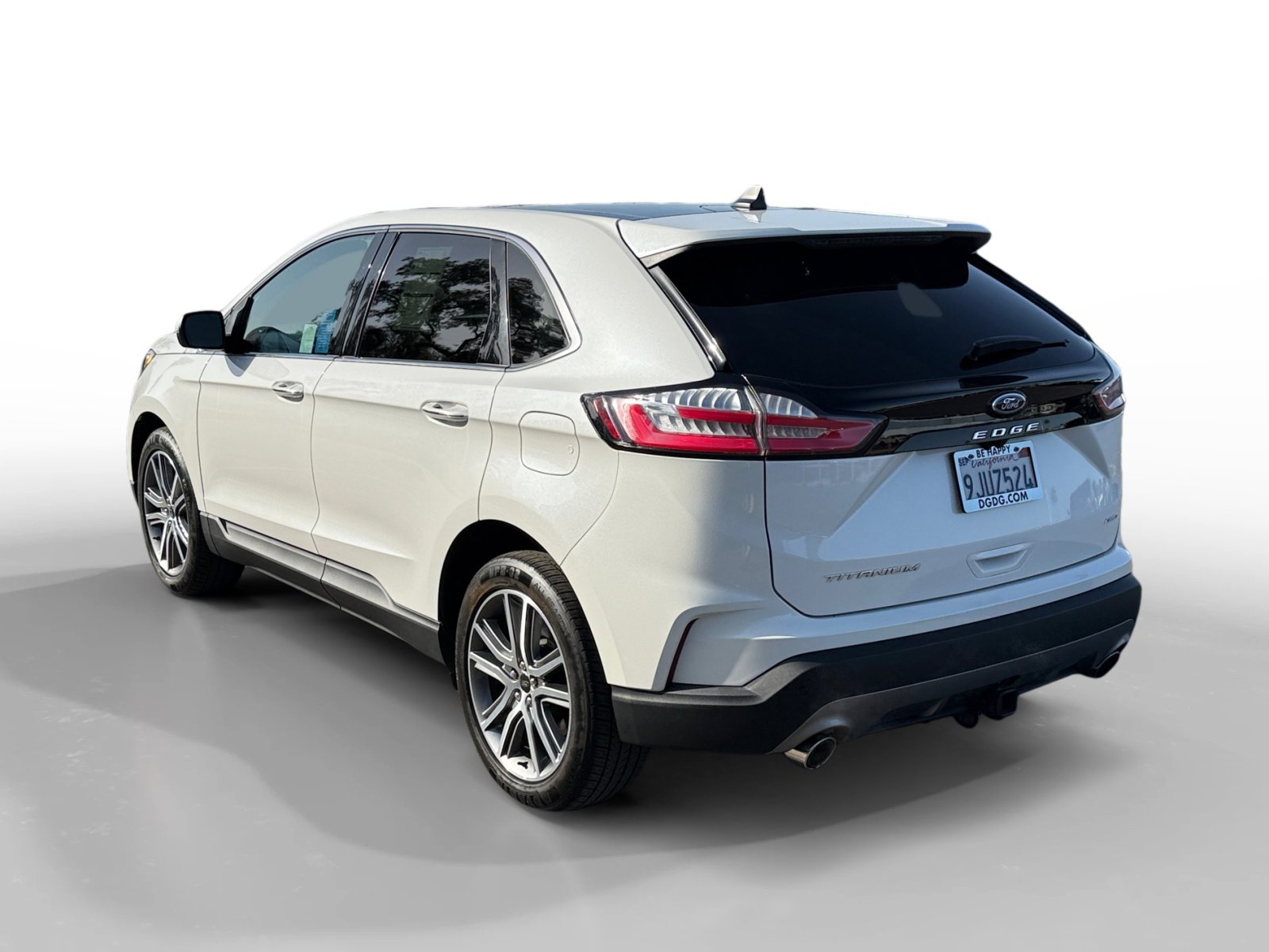 Certified 2023 Ford Edge Titanium w/ Class II Trailer Tow Package image 3