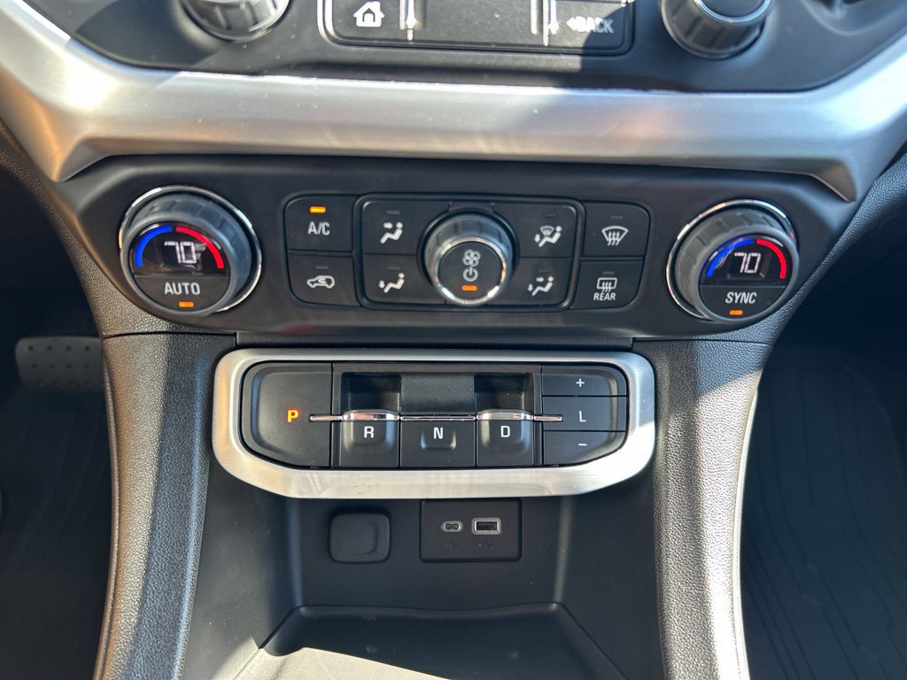 Used 2023 GMC Acadia SLE w/ Driver Convenience Package FWD image 17