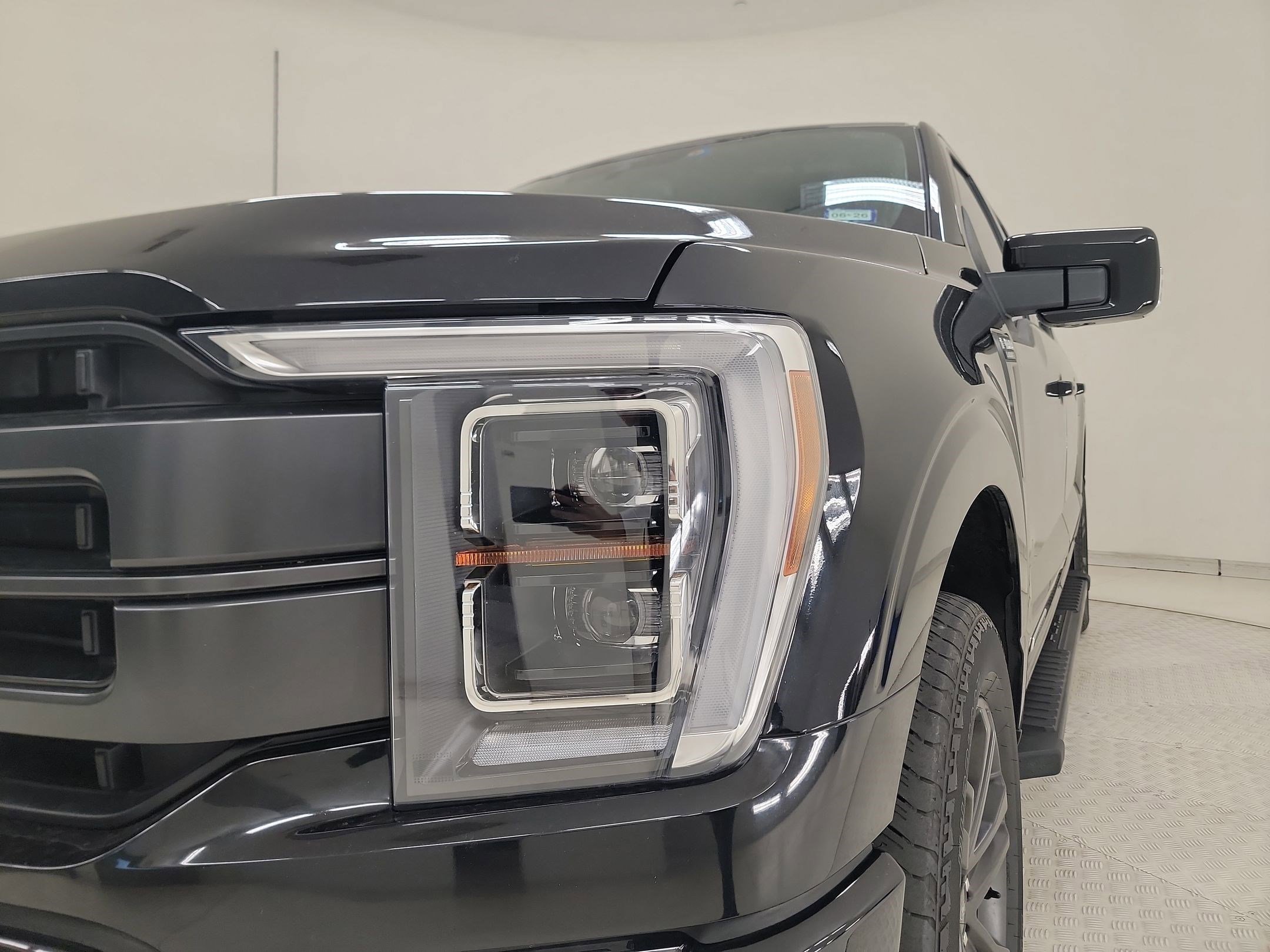 Certified 2022 Ford F150 Lariat w/ Equipment Group 502A High AWD/4WD image 8