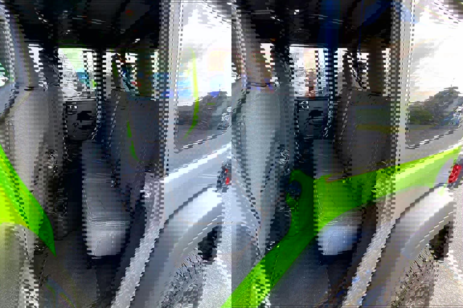 Used 2025 Jeep Wrangler Sport S image 19