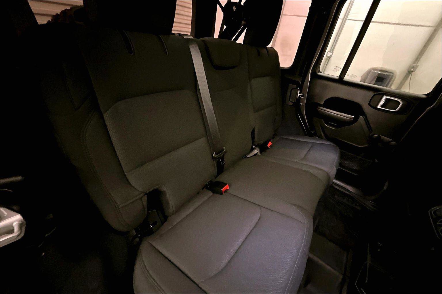 Used 2022 Jeep Wrangler Unlimited Sport image 26