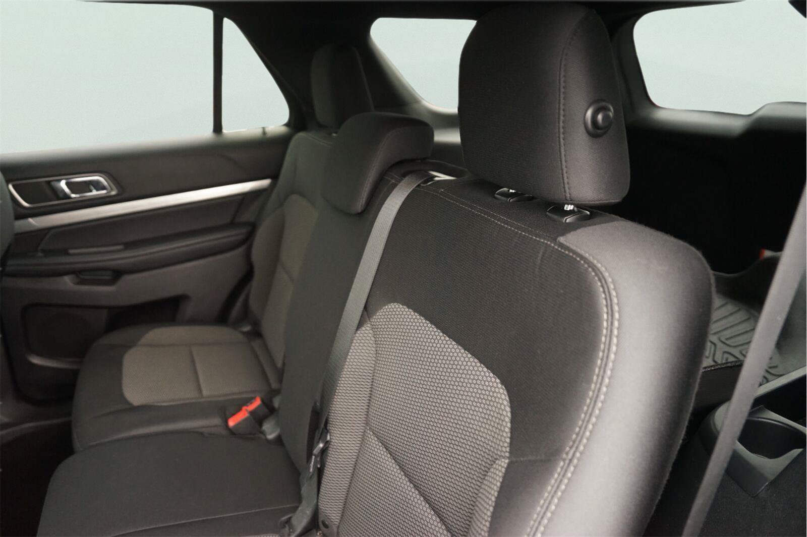Certified 2019 Ford Explorer XLT w/ Equipment Group 201A FWD image 13