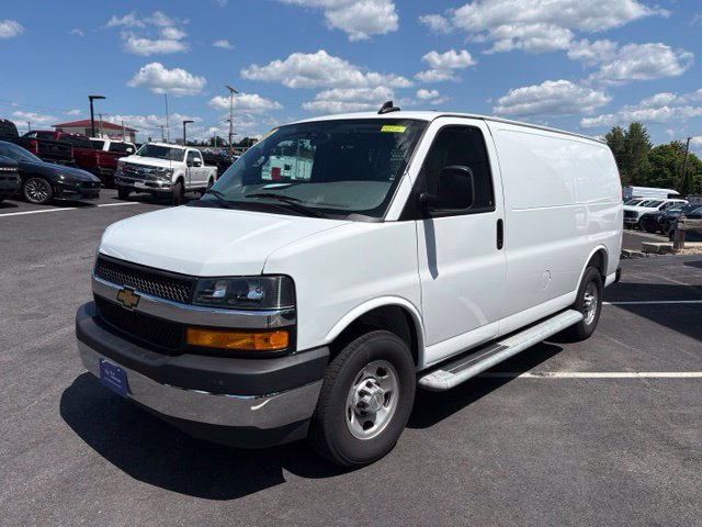 Used 2025 Chevrolet Express 2500 w/ Driver Convenience Package RWD image 7