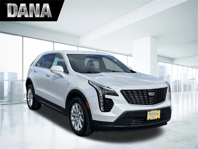 Used 2022 Cadillac XT4 Luxury w/ Cold Weather Package image 7