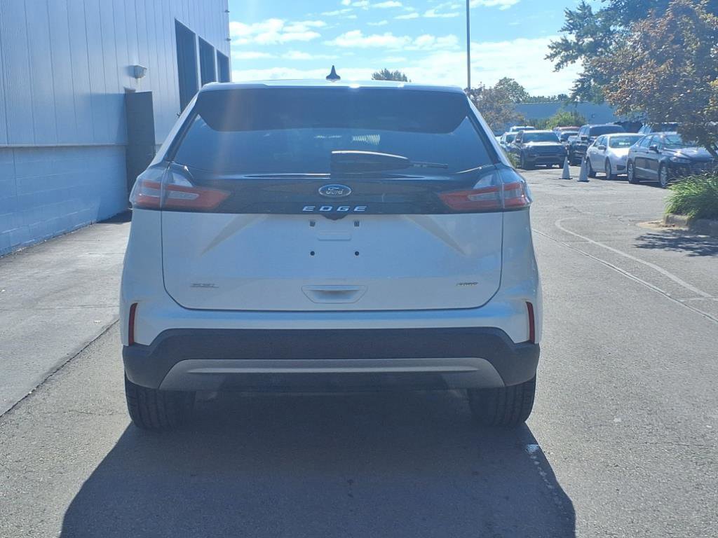 Certified 2022 Ford Edge SEL w/ Convenience Package image 3