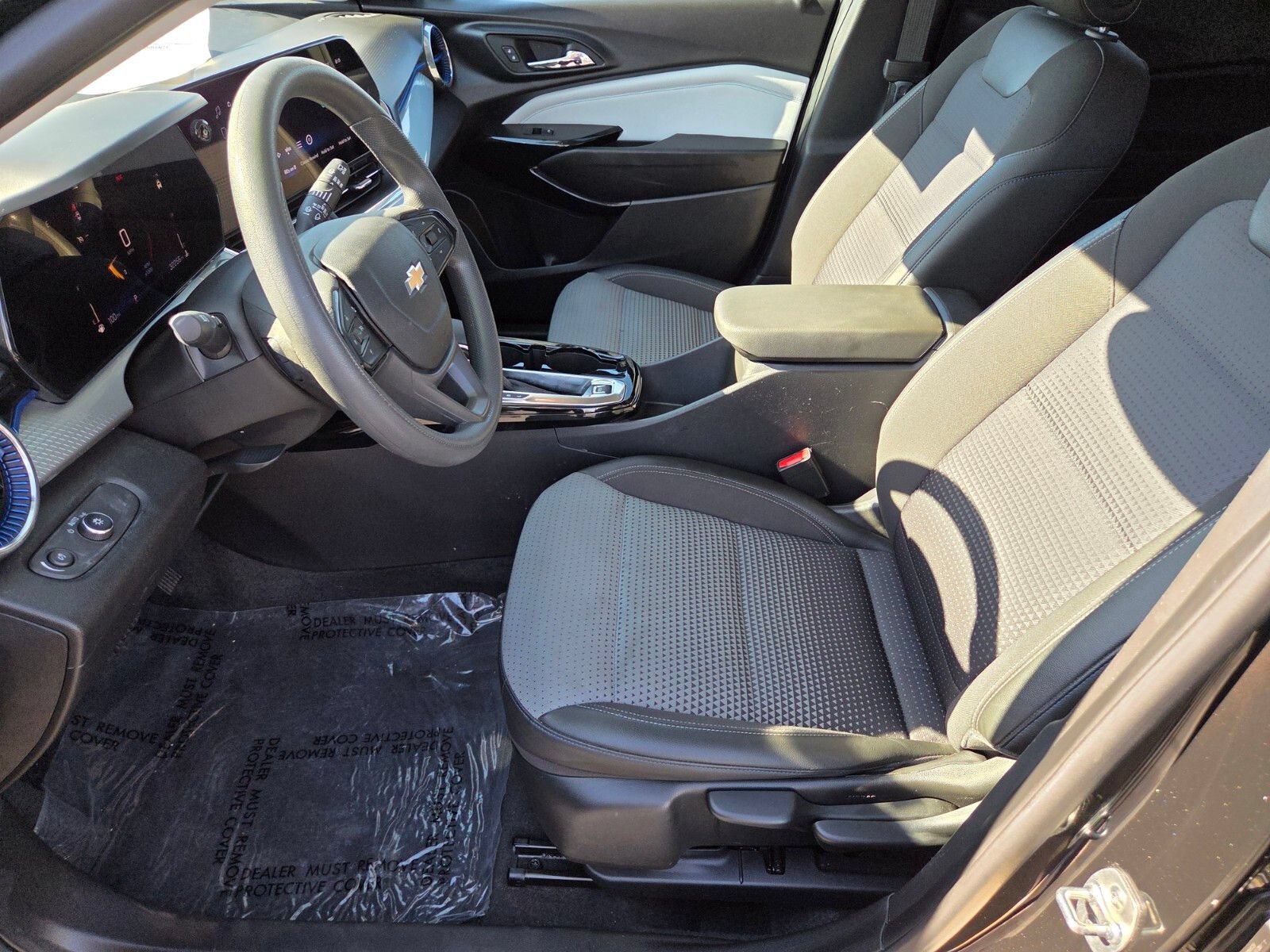 Used 2025 Chevrolet Trax LT FWD image 10