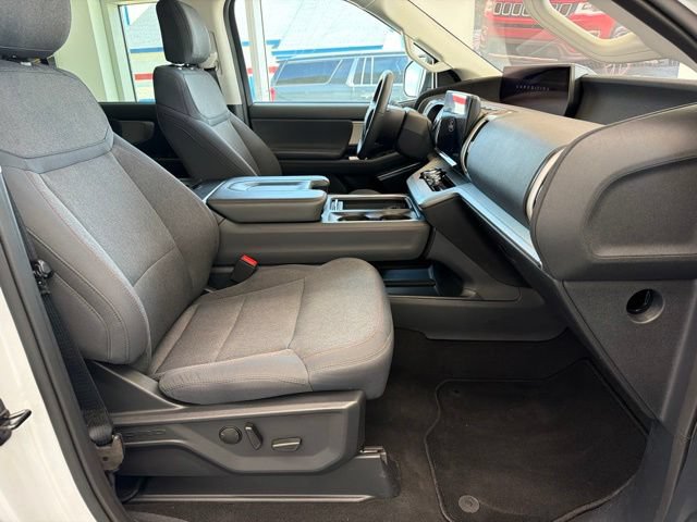 Certified 2025 Ford Expedition Active AWD/4WD image 18