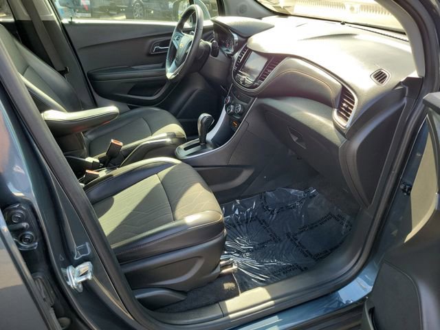 Used 2021 Chevrolet Trax LT w/ LT Convenience Package image 21