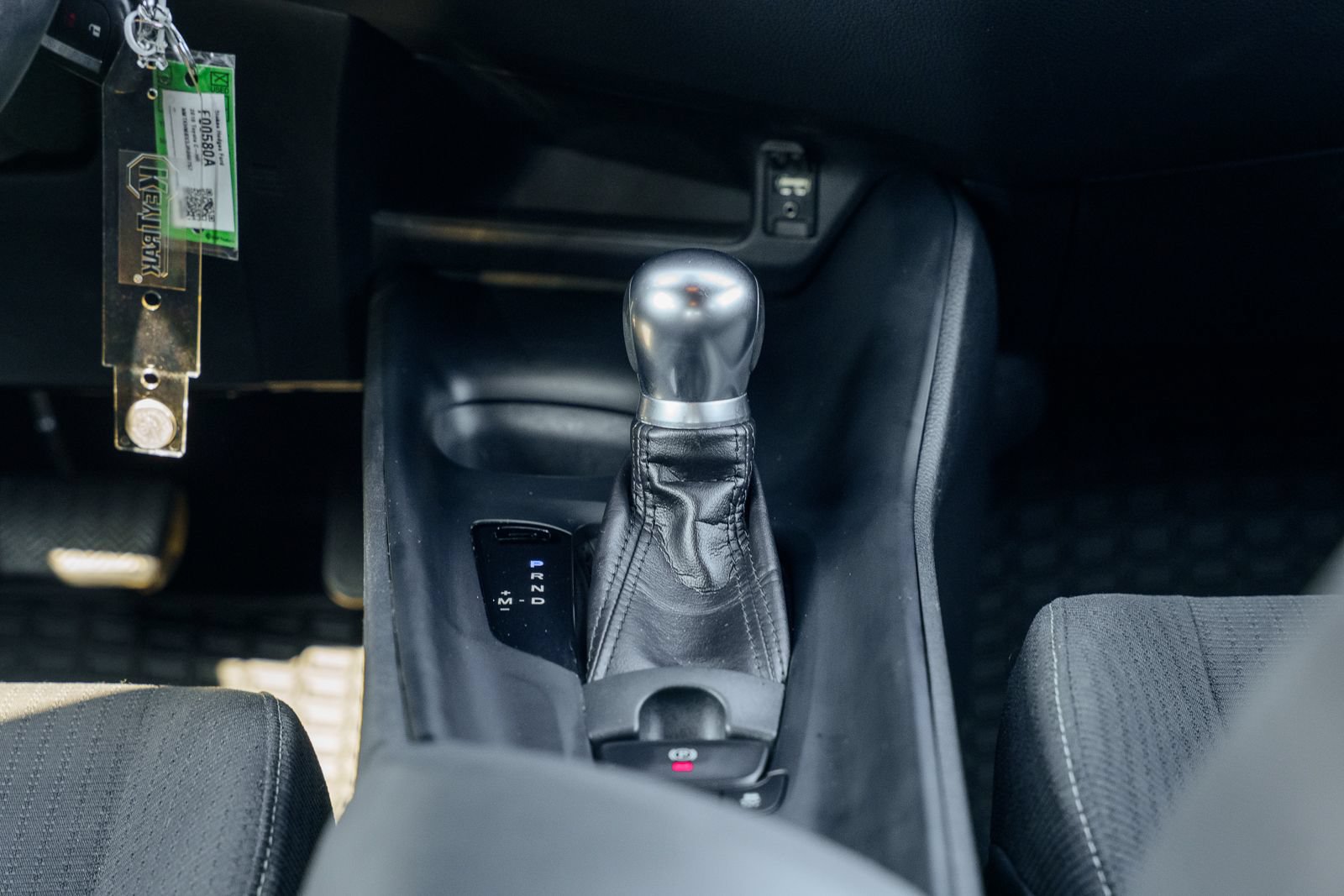 Used 2018 Toyota C-HR XLE FWD image 31