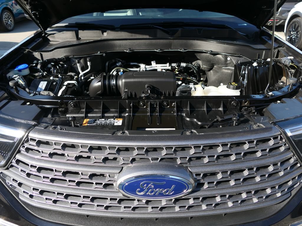 Certified 2024 Ford Explorer XLT w/ Equipment Group 202A RWD image 31