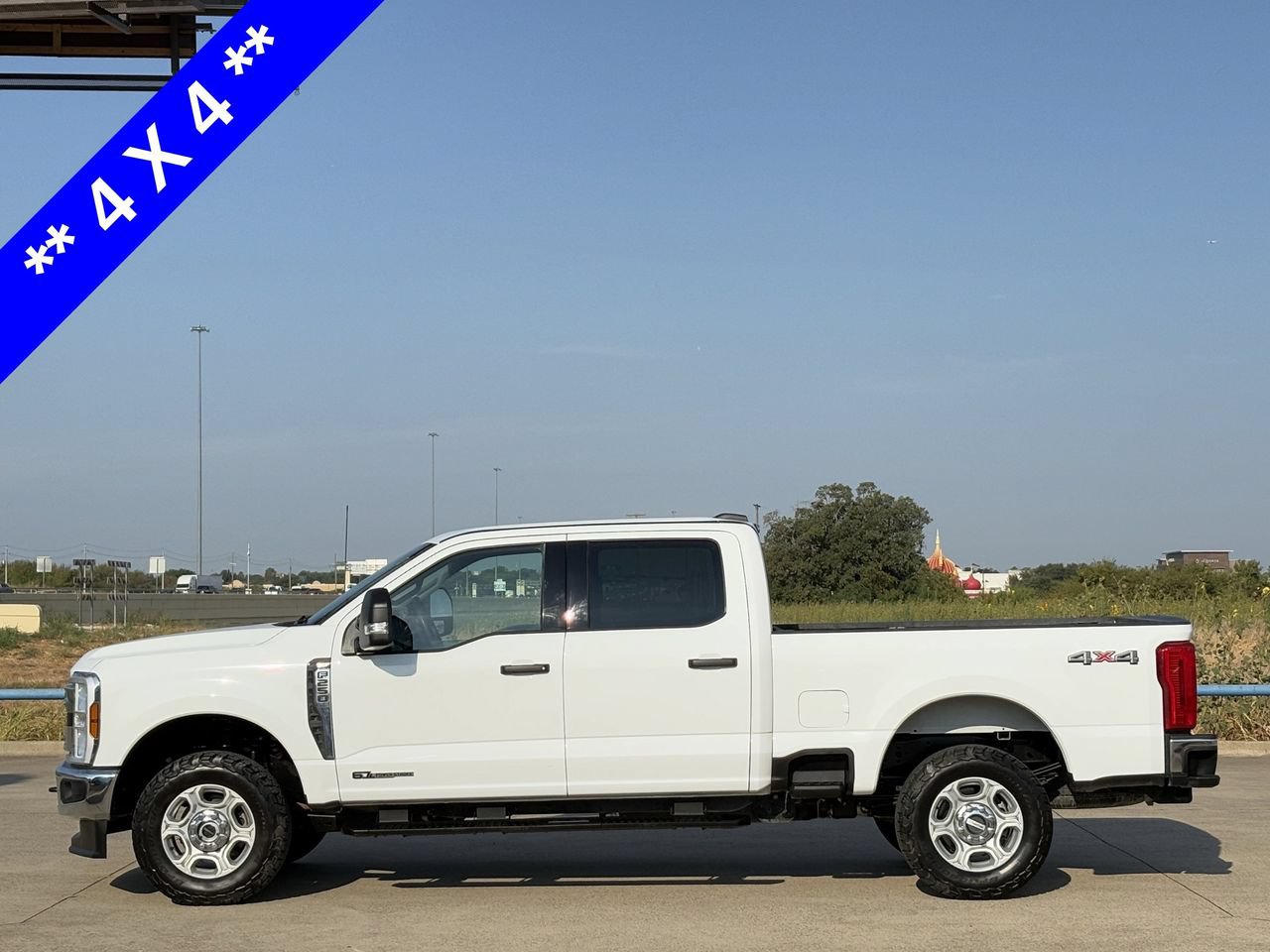 Certified 2025 Ford F250 XLT AWD/4WD image 3