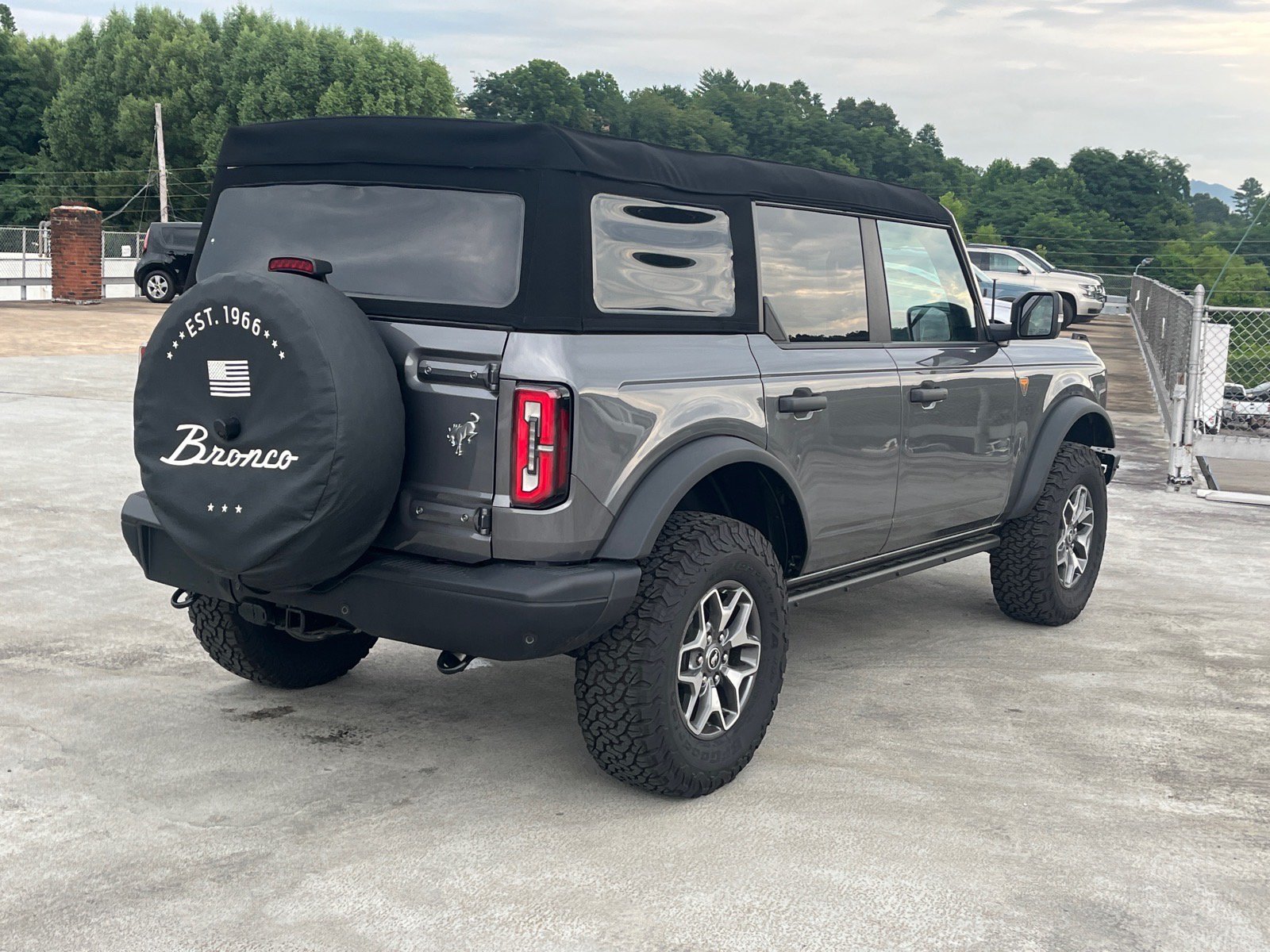Certified 2024 Ford Bronco Badlands AWD/4WD image 3