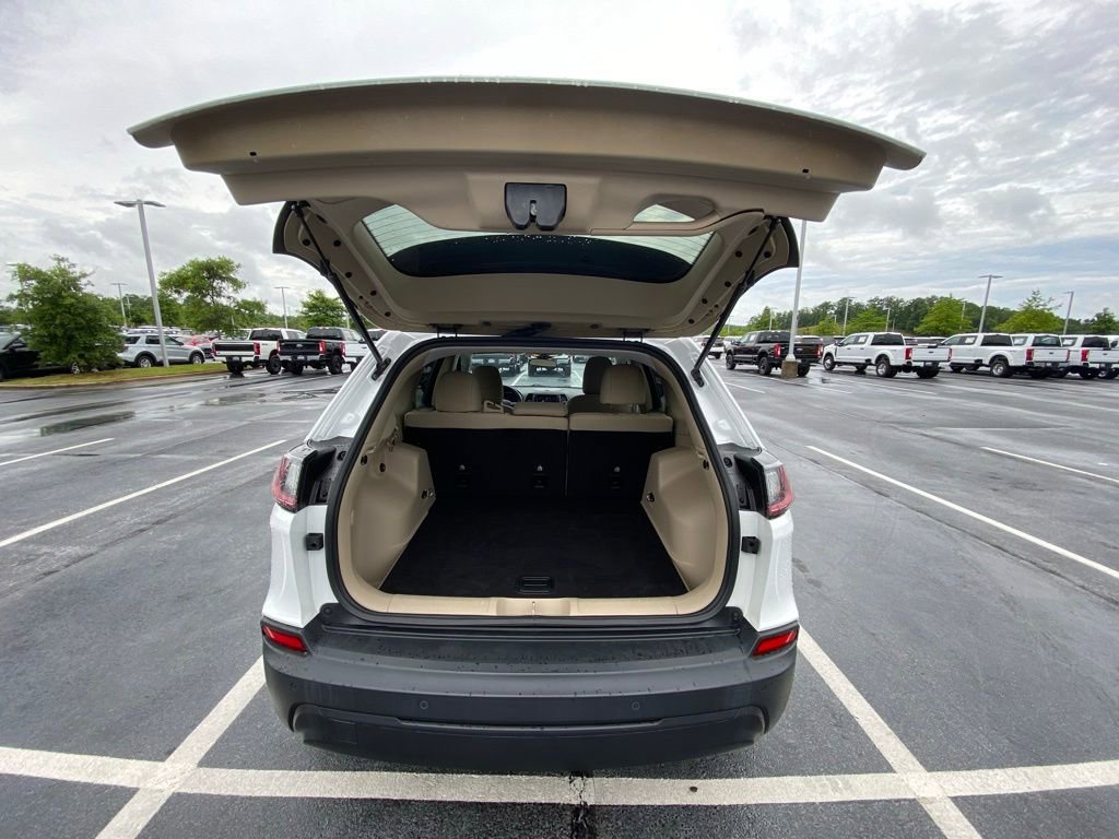 Used 2019 Jeep Cherokee Latitude w/ Popular Appearance Group FWD image 26
