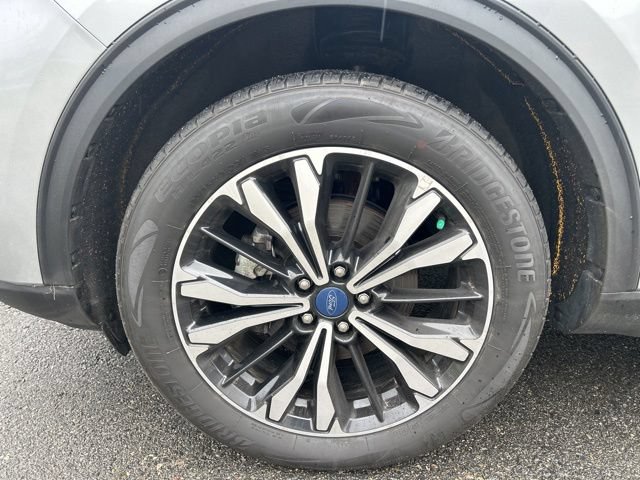 Certified 2022 Ford Escape SEL w/ SEL Stealth AWD Package image 10