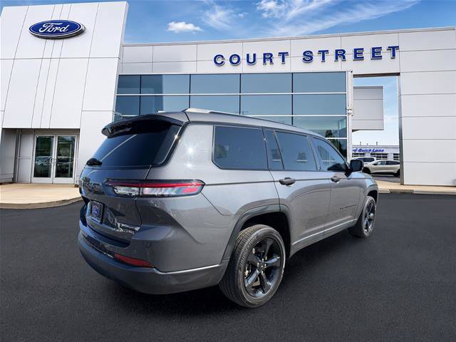 Used 2024 Jeep Grand Cherokee L Limited w/ Black Appearance Package AWD/4WD image 7