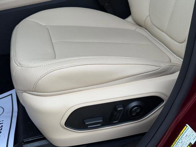 Used 2025 Jeep Grand Cherokee Limited w/ Luxury Tech Group II AWD/4WD image 27