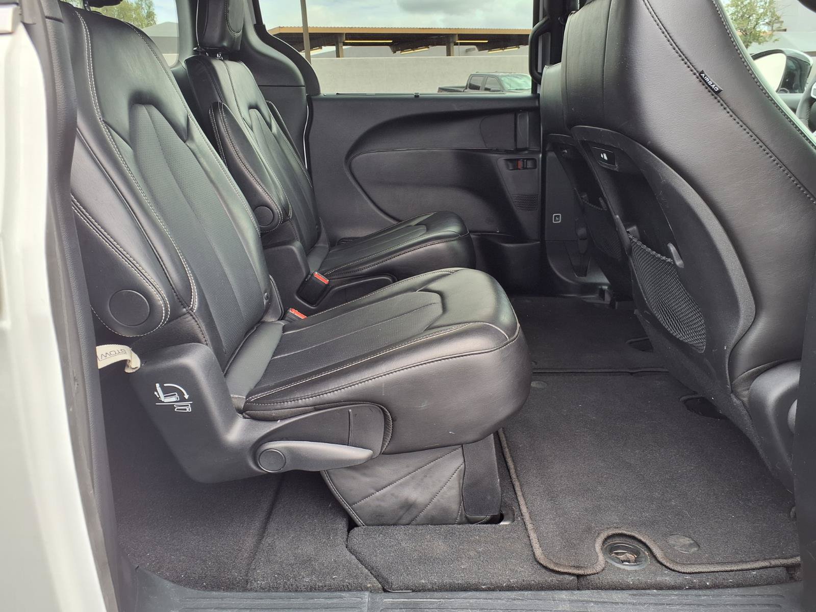 Used 2025 Chrysler Pacifica Select FWD image 14