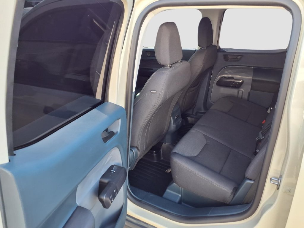 Certified 2025 Ford Maverick XL w/ Equipment Group 102A AWD/4WD image 27