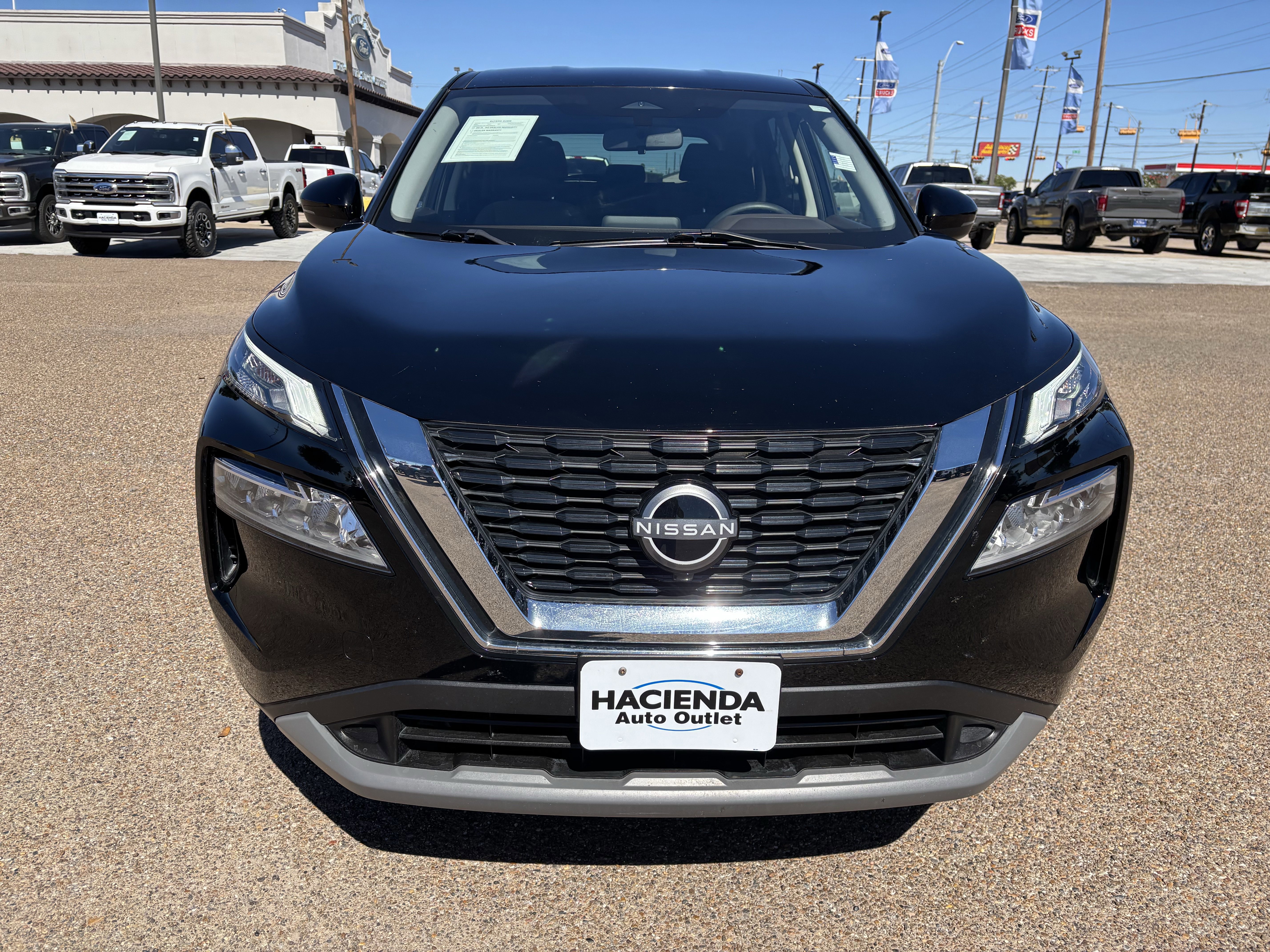 Used 2023 Nissan Rogue SV image 7