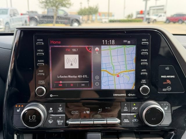Used 2020 Toyota Highlander XLE AWD/4WD image 18