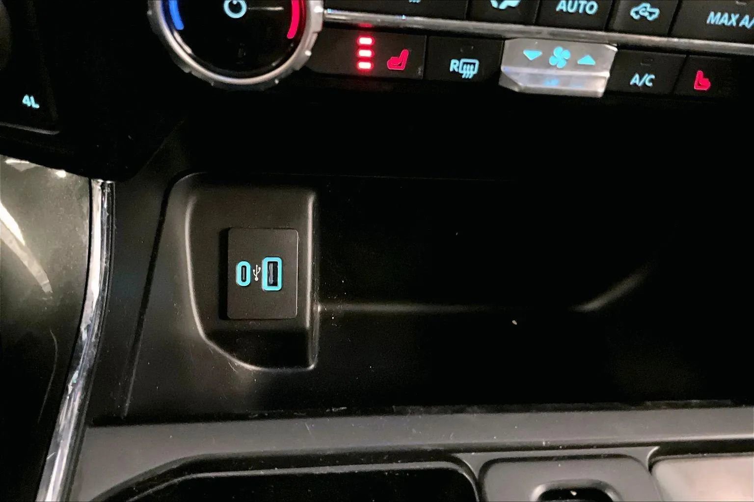 Certified 2022 Ford F150 XLT w/ Equipment Group 302A High image 31