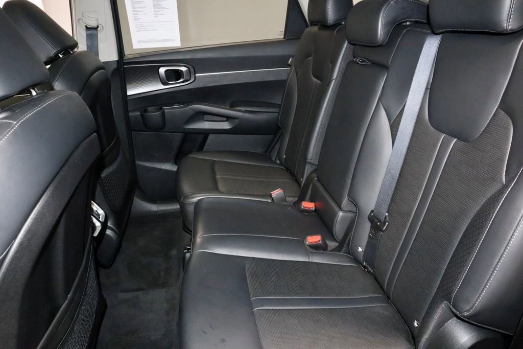 Used 2025 Kia Sorento S AWD/4WD image 23