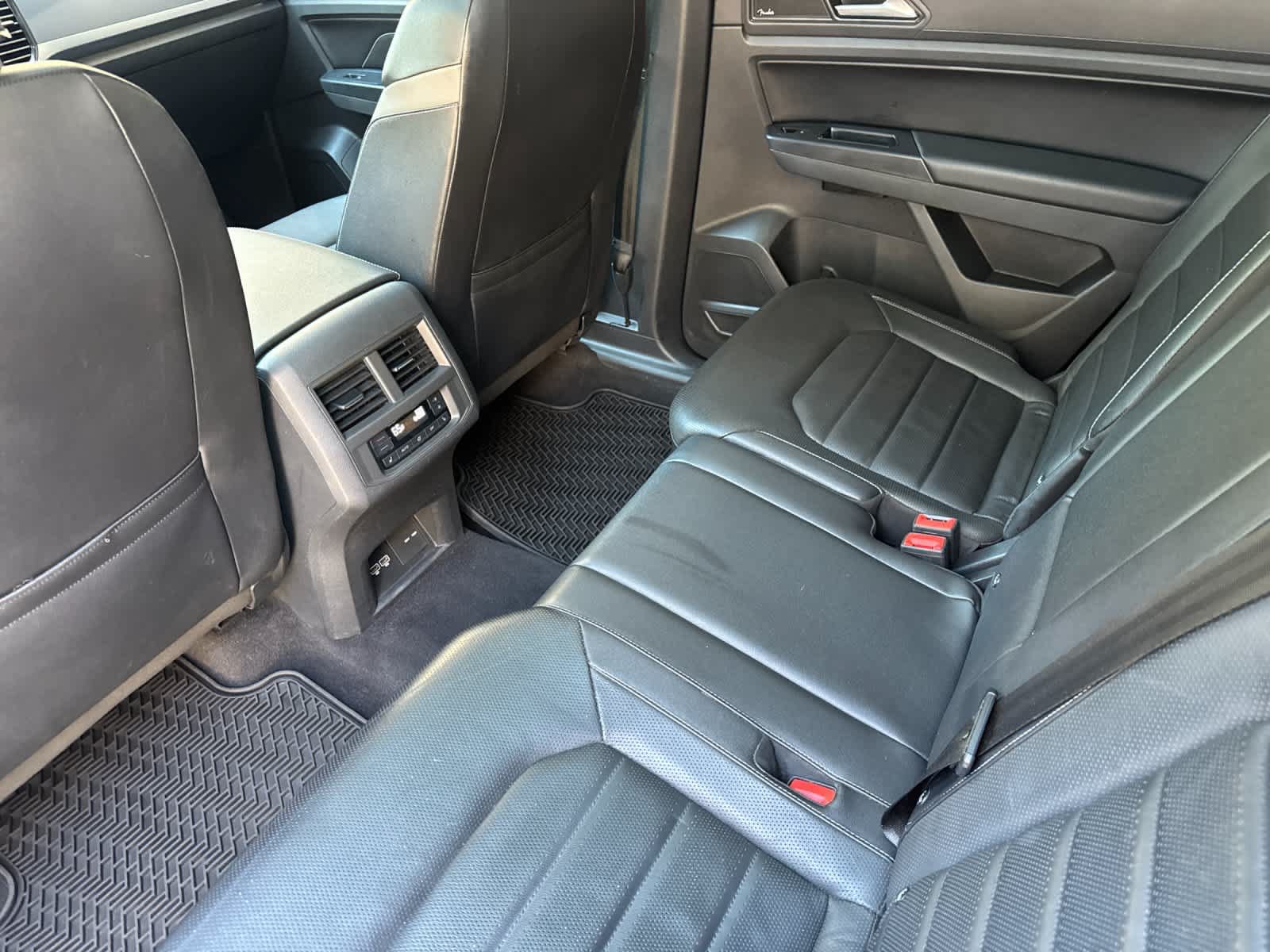 Used 2021 Volkswagen Atlas SEL Premium AWD/4WD image 4