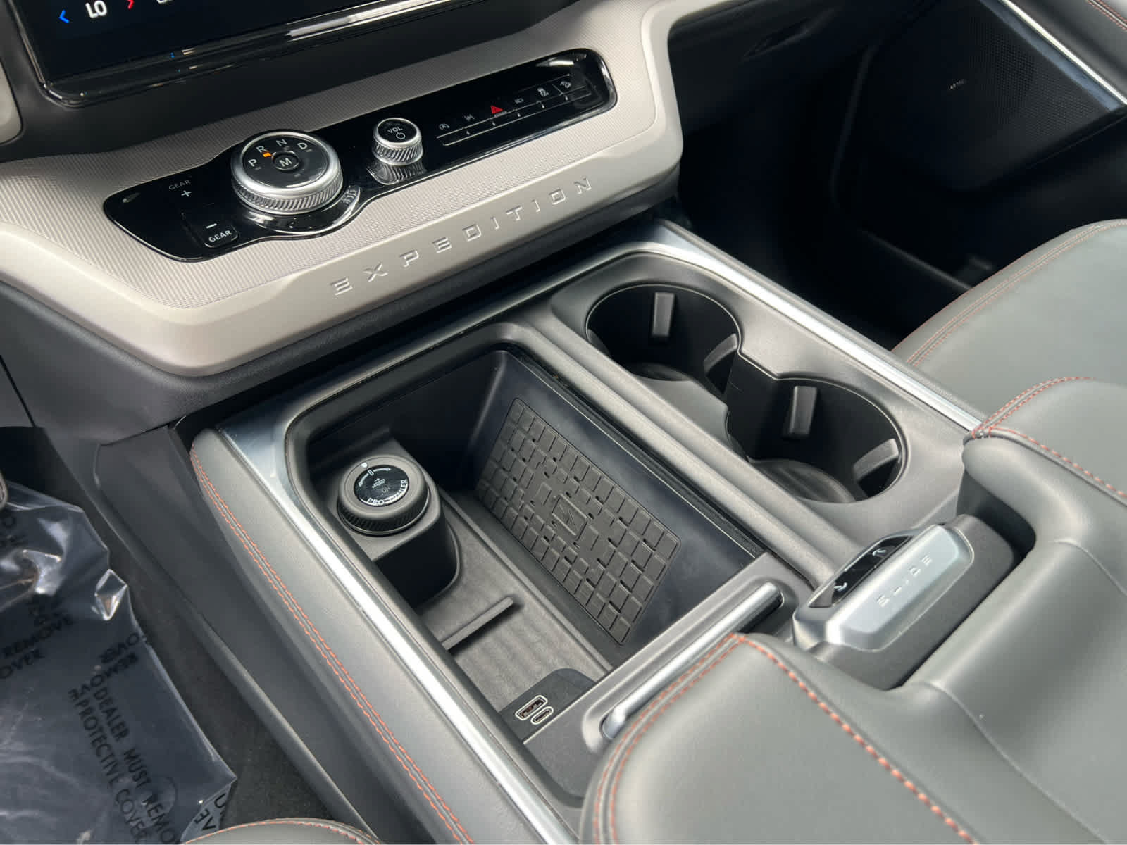 Certified 2025 Ford Expedition Active AWD/4WD image 39