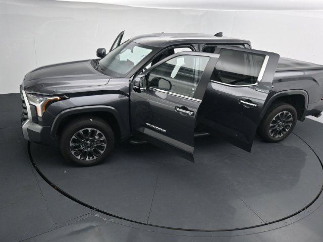 Used 2025 Toyota Tundra Limited AWD/4WD image 43