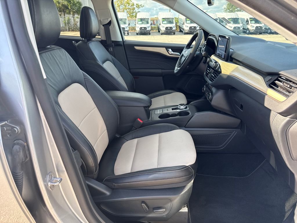 Certified 2021 Ford Escape Titanium w/ Titanium Elite Package AWD/4WD image 28