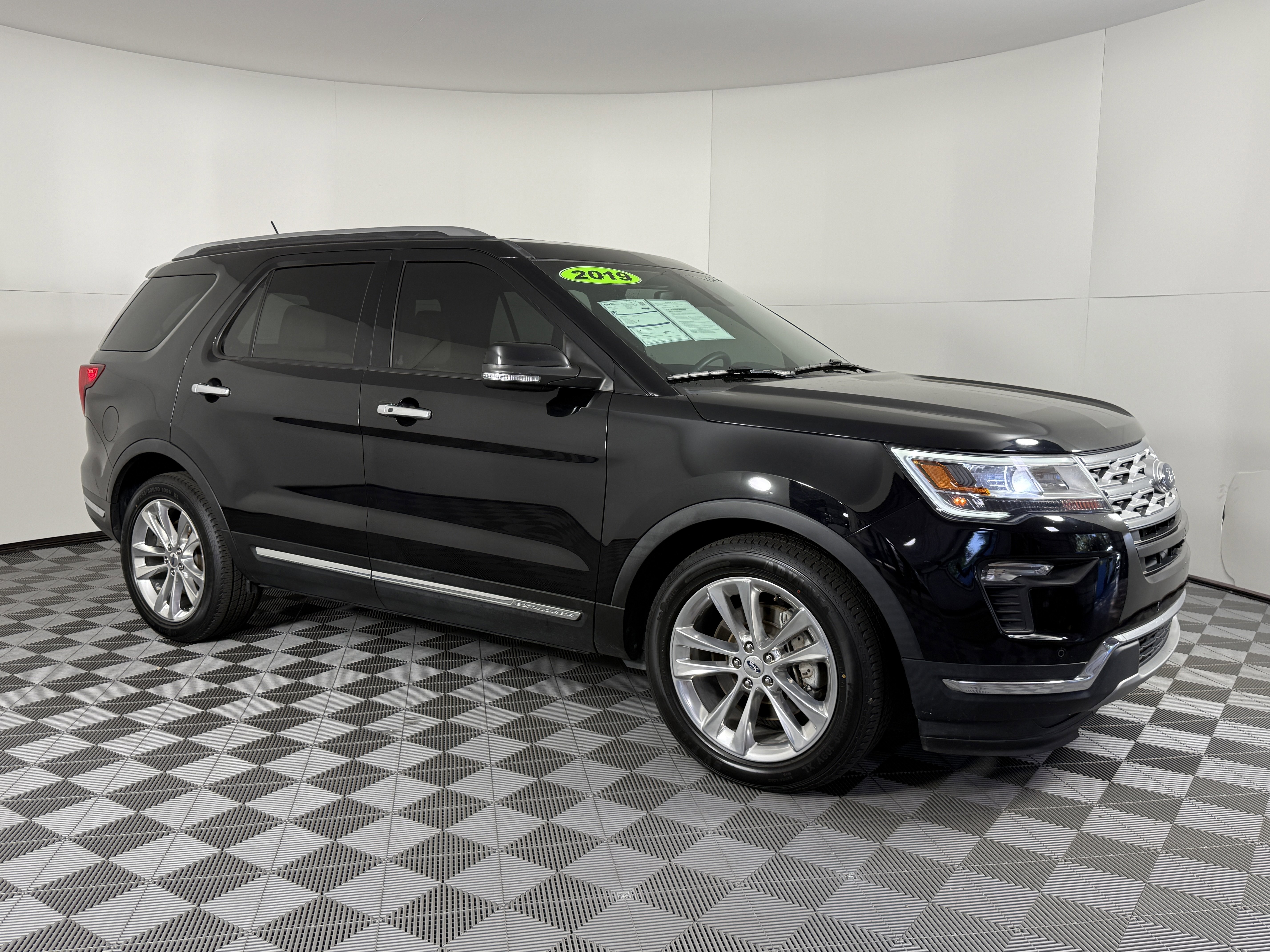 Certified 2019 Ford Explorer Limited w/ Ford Safe & Smart Package image 1