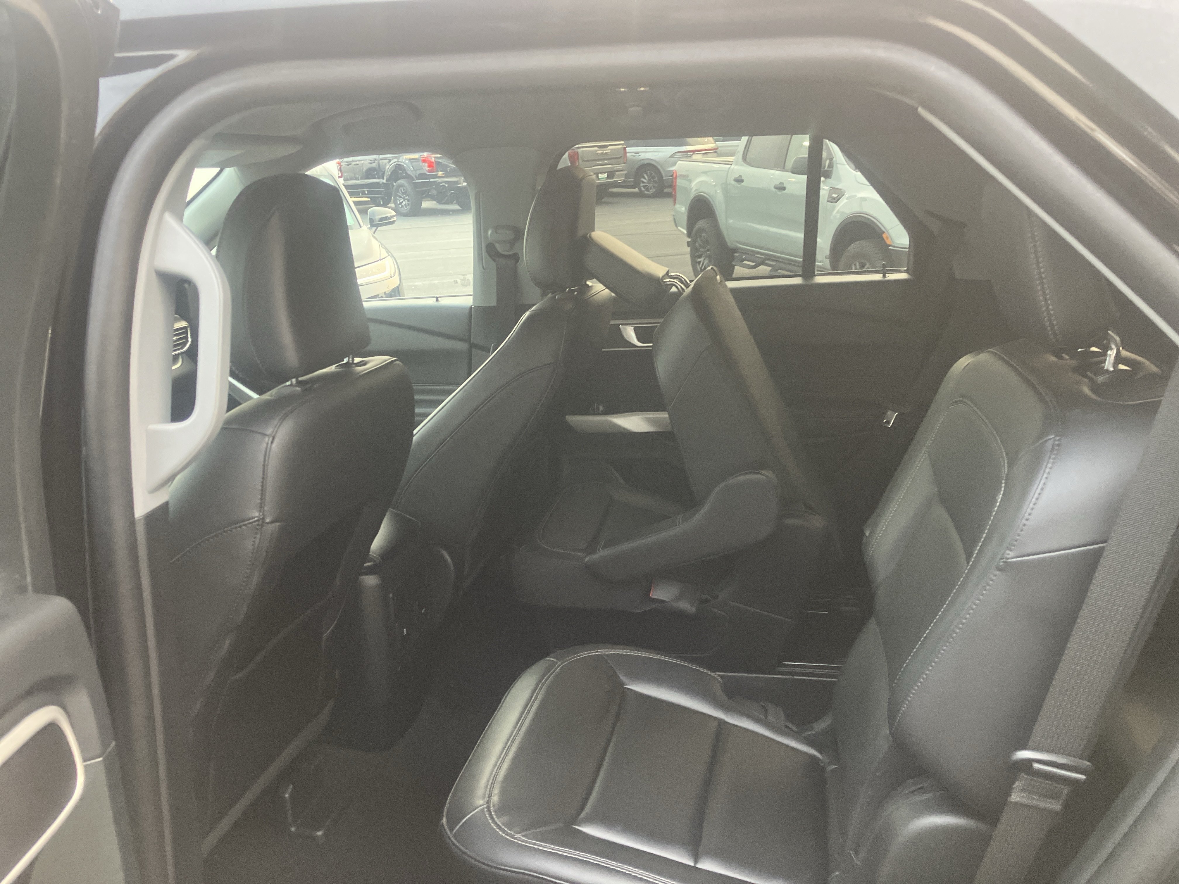 Certified 2023 Ford Explorer XLT w/ Equipment Group 202A AWD/4WD image 15