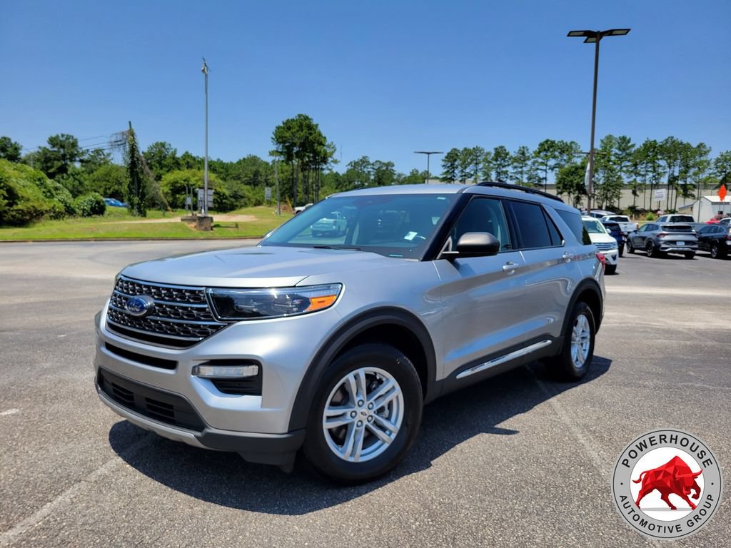 Certified 2023 Ford Explorer XLT w/ Equipment Group 202A AWD/4WD image 2