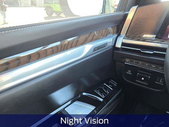 Used 2025 Cadillac Escalade Sport Platinum image 32