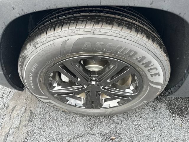 Used 2020 GMC Terrain SLE w/ Driver Convenience Package FWD image 10