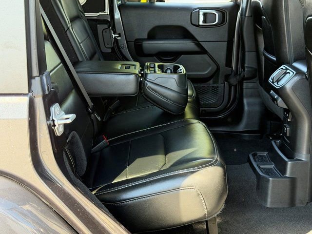 Used 2020 Jeep Wrangler Unlimited Sahara w/ Cold Weather Group AWD/4WD image 18