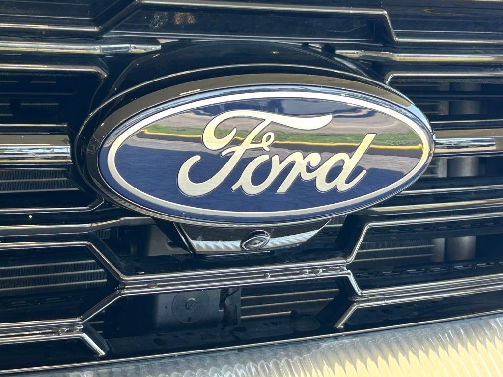 Certified 2025 Ford Expedition Platinum w/ Driver's Package AWD/4WD image 21