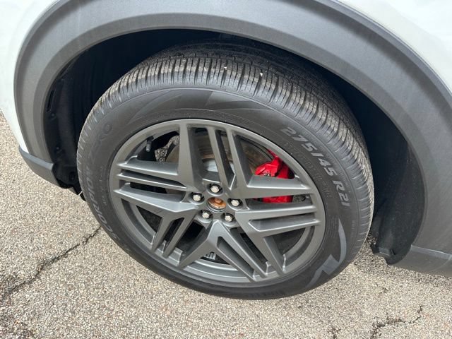 Certified 2025 Ford Explorer ST AWD/4WD image 7