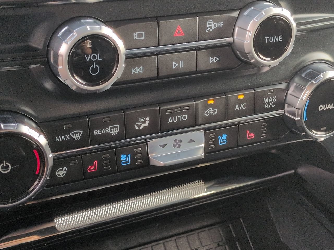 Certified 2025 Ford F150 Raptor AWD/4WD image 23